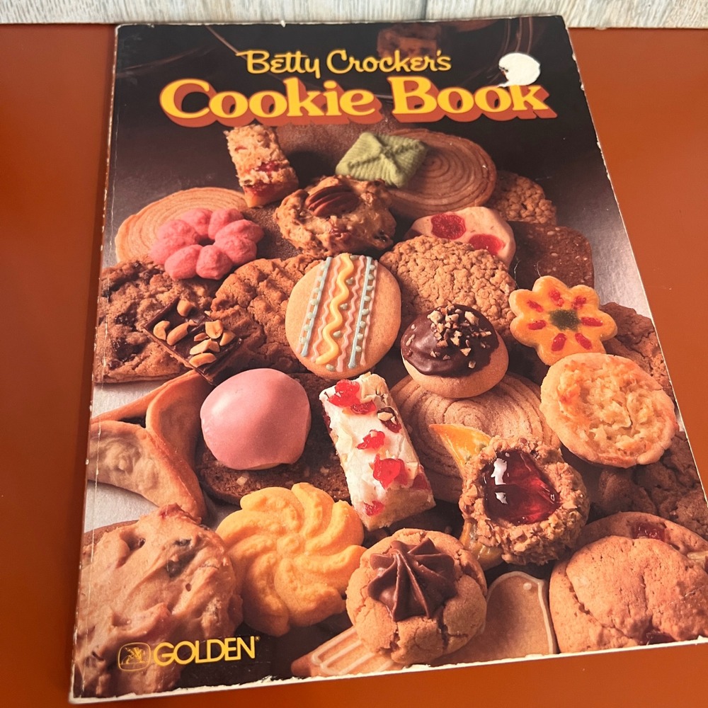 Betty Crocker Cookie Book 1980 Golden Press New Revised Edition Vintage Cookbook